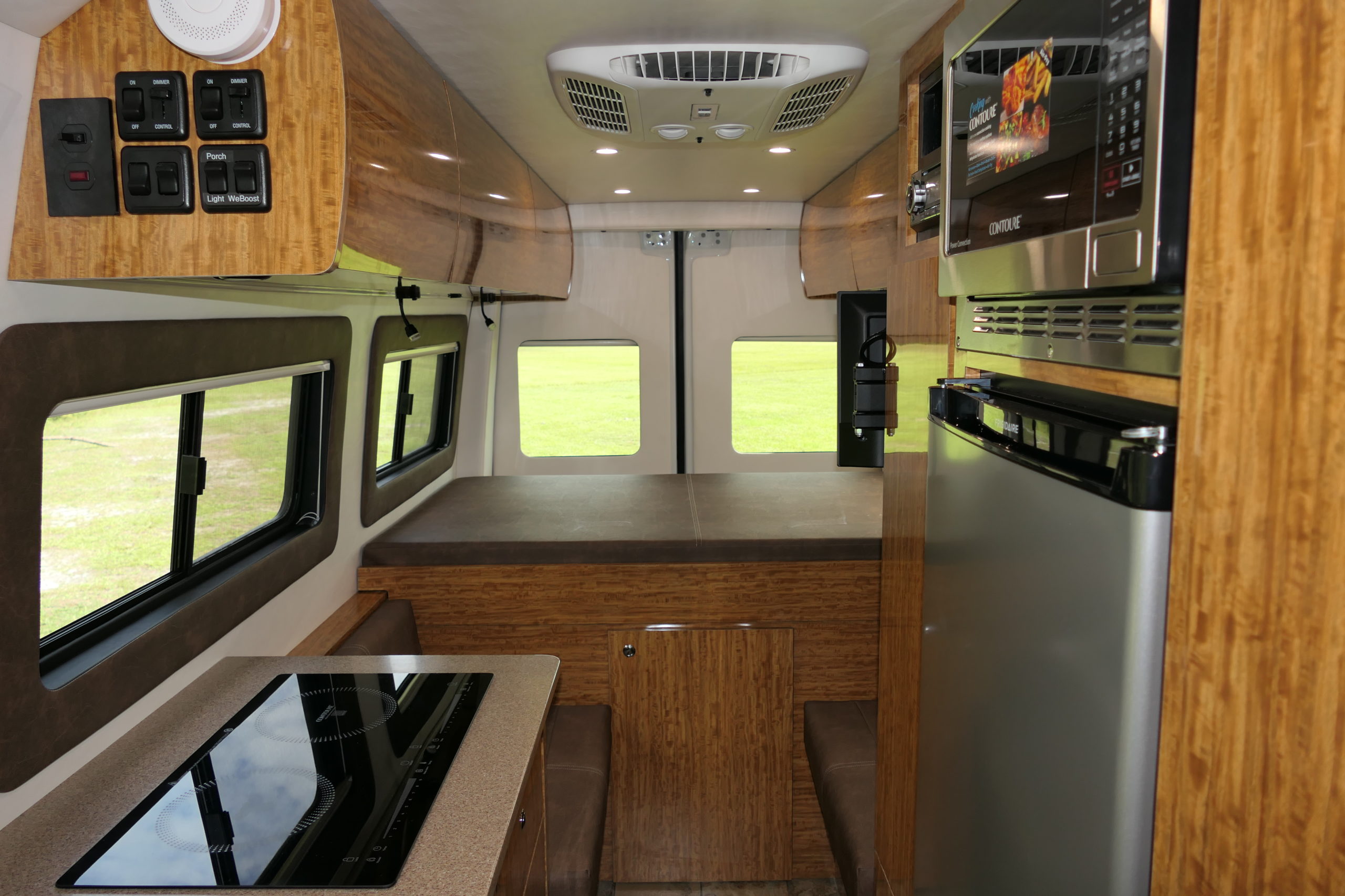 Voyager LE – Custom Coach Creations, Inc.